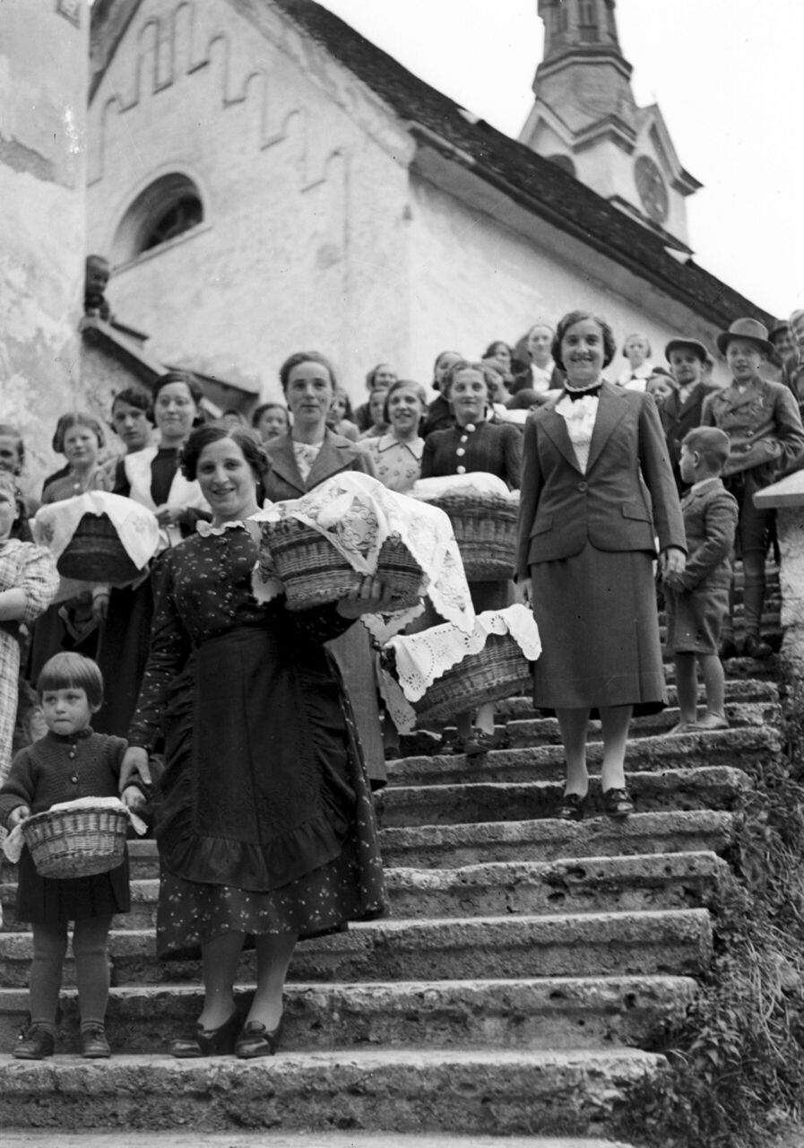 Blagoslov jedi. Arhiv Kovaškega muzeja (E KM 2021-126 1506-S1-0015)